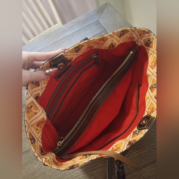 Disney Dooney & Bourke Lady And The Tramp Tote 2018 - Picture 11 of 16